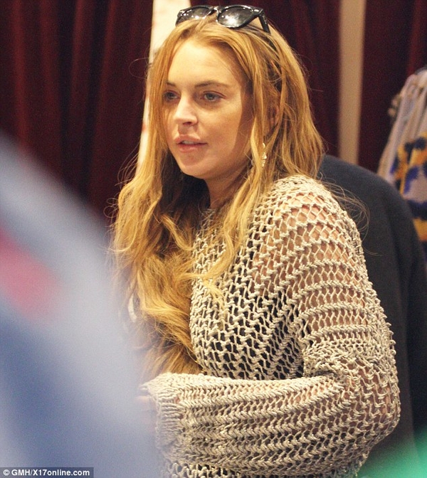 Линдси Лохан снова шокировала гигантскими синяками