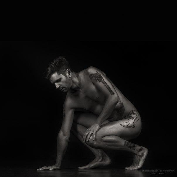 Режиссер Алексей Гладушевский показал откровенные фото