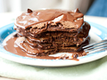 Как приготовить шоколадные оладьи (ВИДЕО)