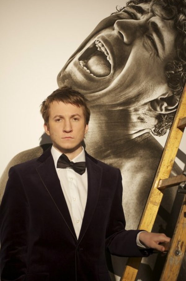 Левин из Интернов мечтает играть мачо