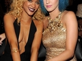 Бывшие подруги Рианна и Кэти Перри обменялись любезностями в Twitter
