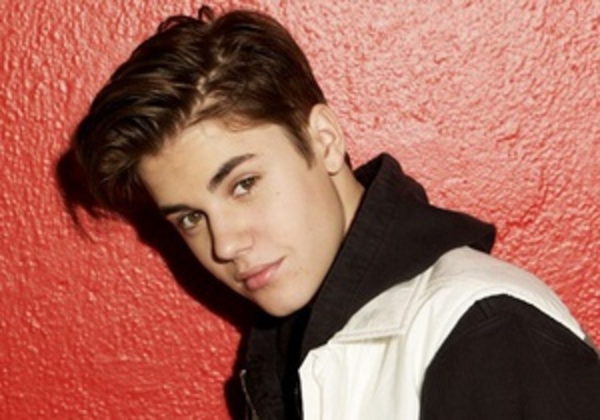 В автобусе Джастина Бибера полиция обнаружила наркотики