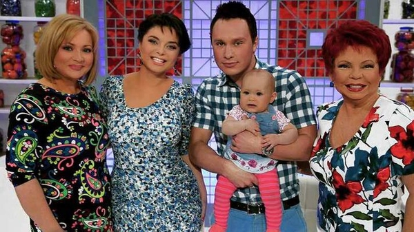 Звезда Интернов показала свою 9-месячную дочь