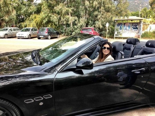 Ани Лорак засветилась за рулем Maserati за 1,5 млн гривен