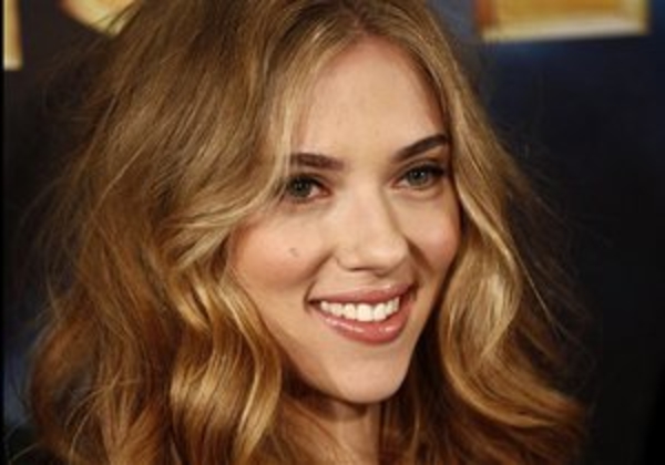 Скарлетт Йохансон предложили сыграть суперженщину