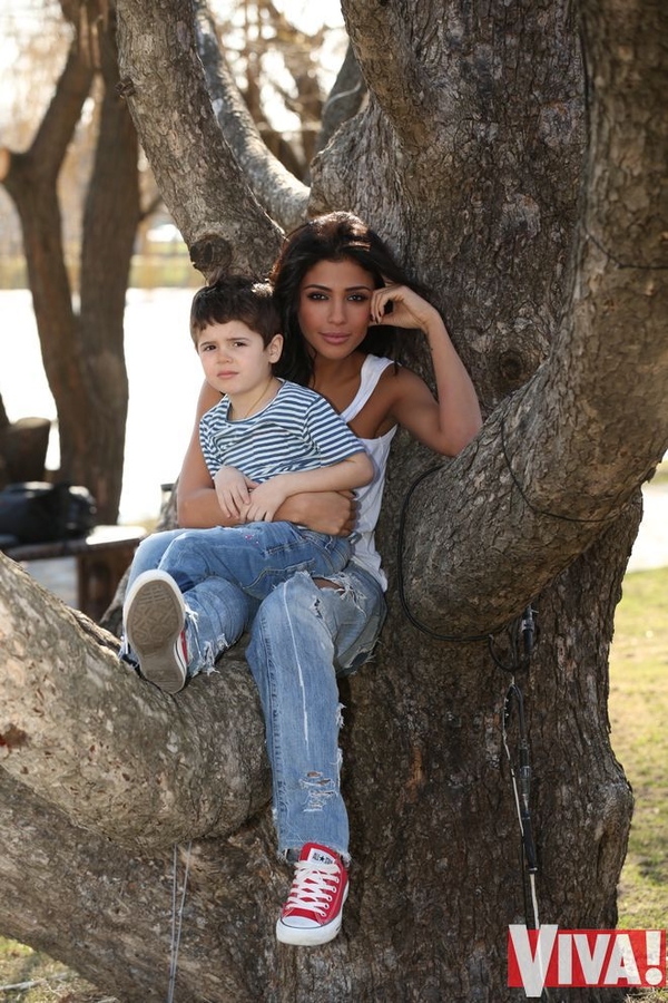 Санта Димопулос впервые показала сына