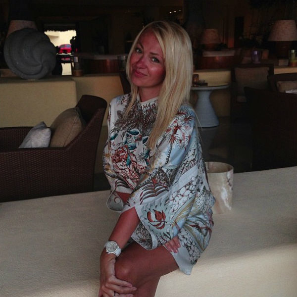 Яна Рудковская сгорела на солнце