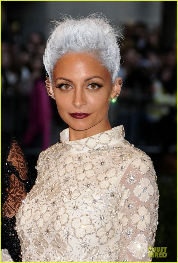 Николь Ричи внезапно поседела