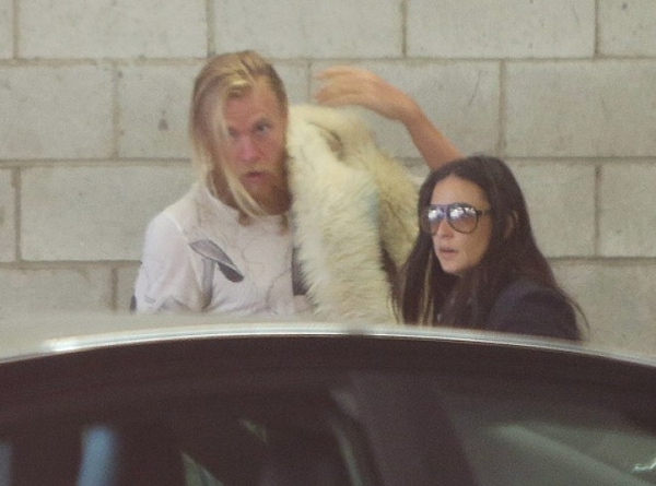 Новый любовник Деми Мур охотится за драгоценностями