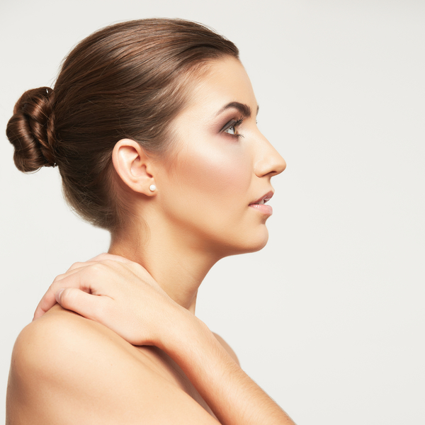 Как уложить влажные волосы: 4 интересные прически