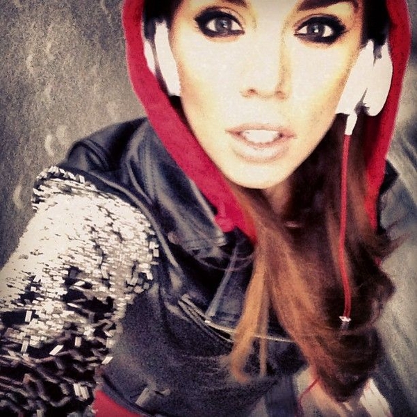 Анну Седакову не пустили в самолет из-за проблем с документами