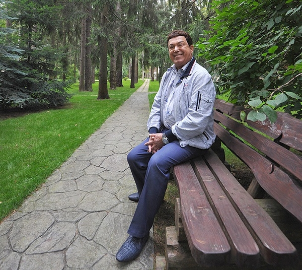 Семейная резиденция Иосифа Кобзона и его детей (30 фото)