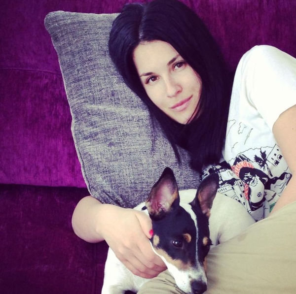 Маша Ефросинина хвастается фото без макияжа