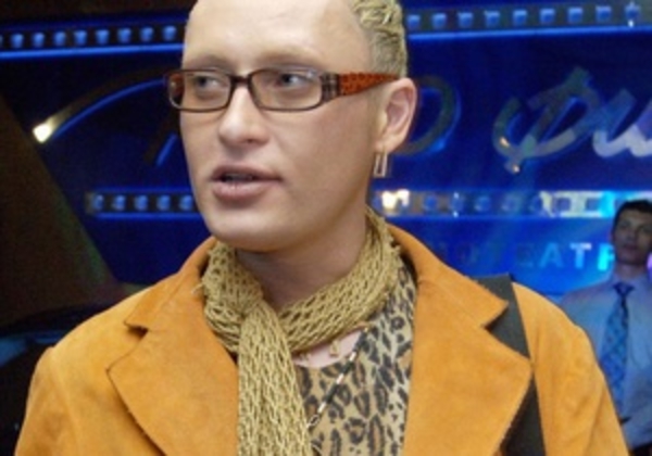 Певца Шуру выселили из квартиры по иску его матери