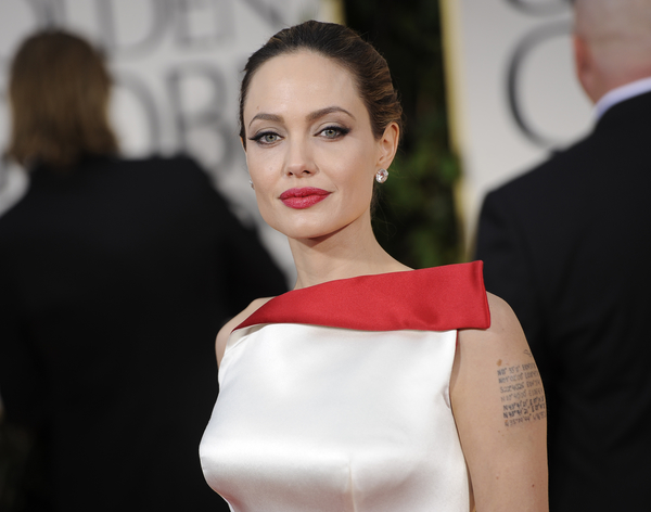 Удалившей грудь Анджелине Джоли предстоит операция по удалению яичников