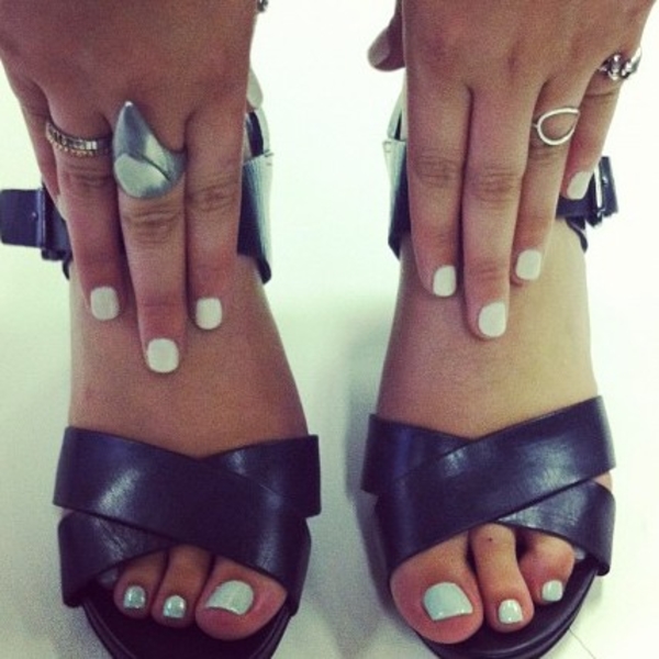 Лучшие цвета для педикюра