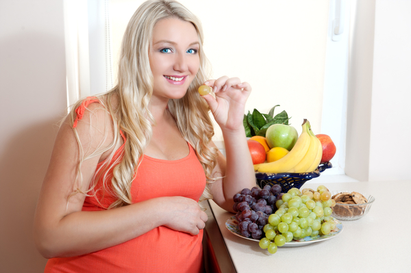 Беременным нужно есть морскую капусту и рыбий жир