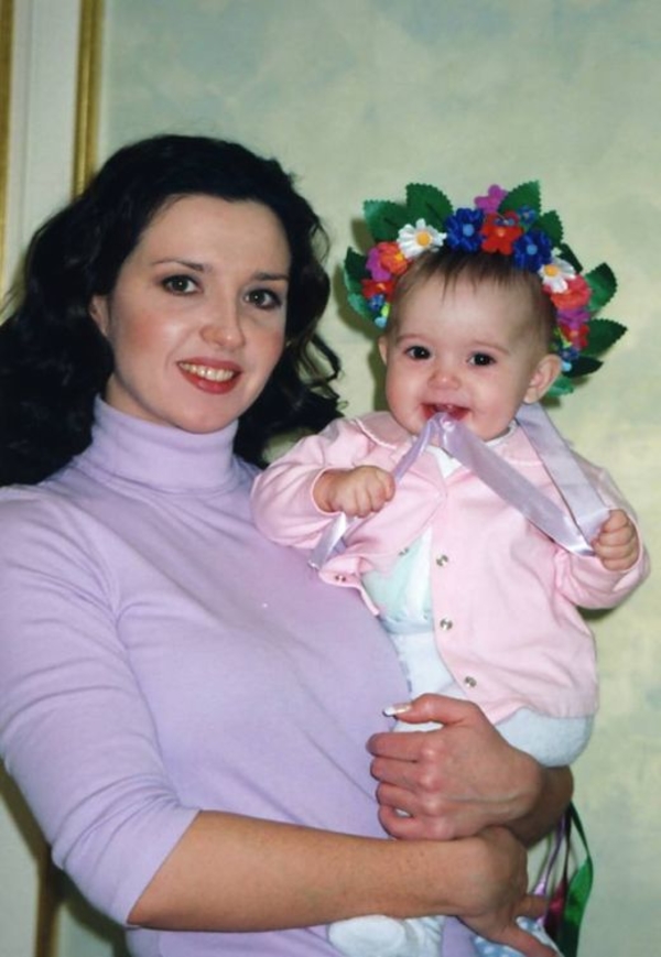 Оксана Марченко показала семейные фото на день рождения дочери