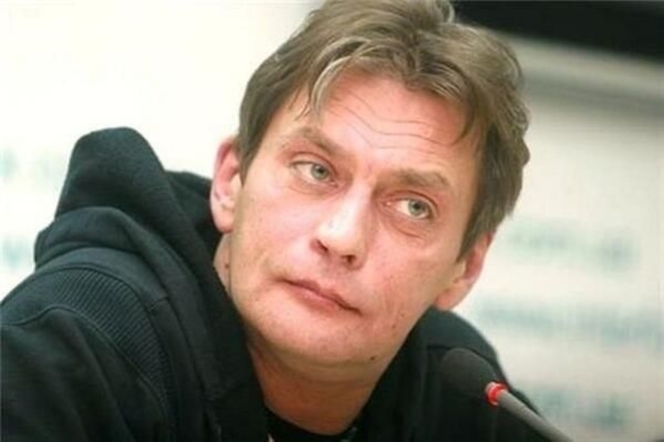 Александр Домогаров публично оскорбил бывшую девушку