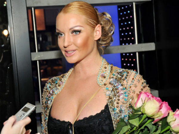 Волочкова не пускает зрителей на свой концерт