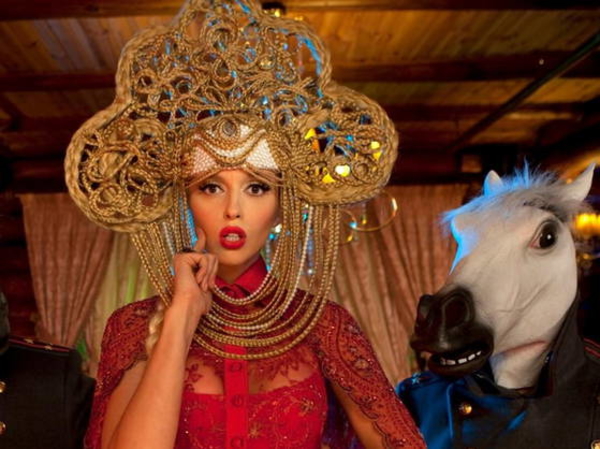 Оля Полякова попала в больницу с сильными болями в желудке