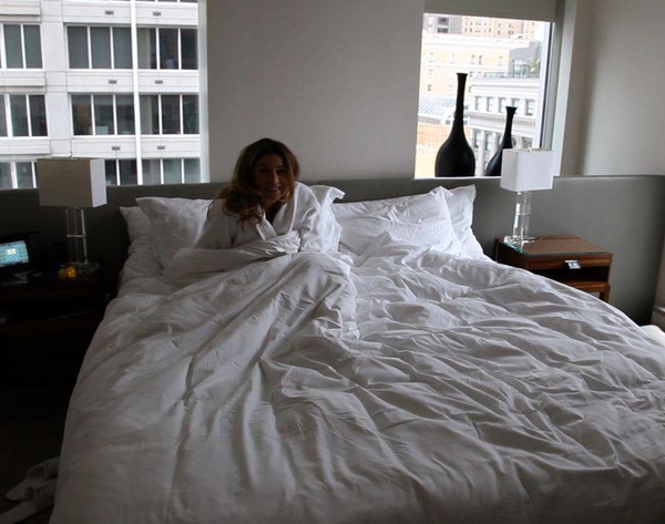 Жанна Бадоева опубликовала постельный снимок