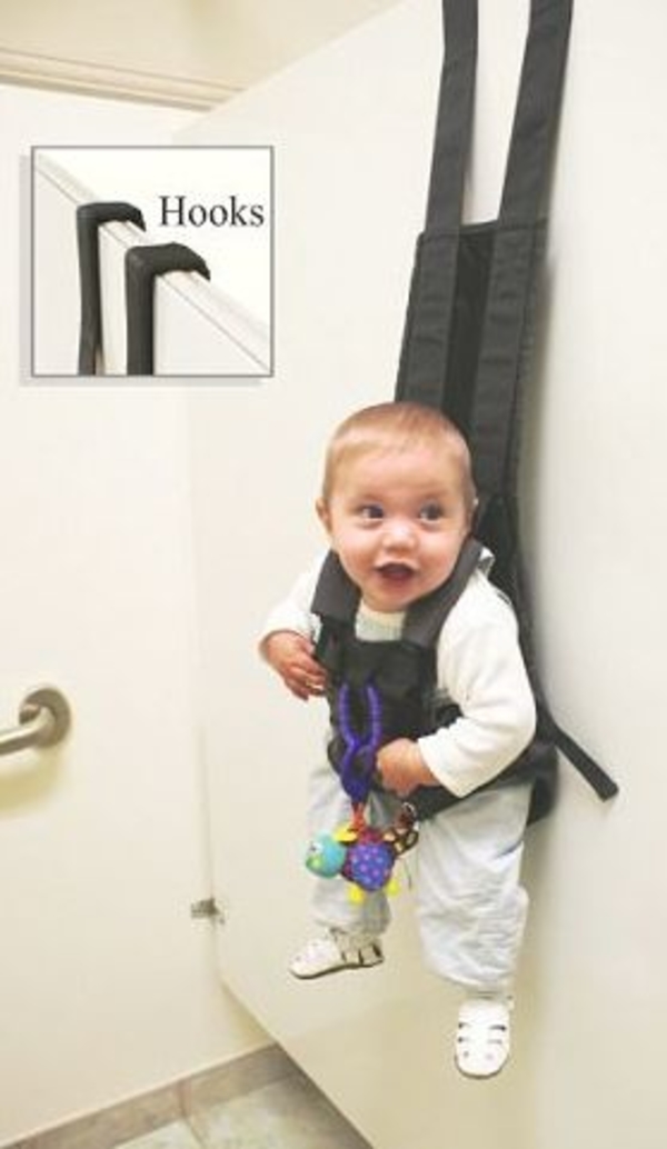 Подвесь ребенка: Новое изобретение для занятых мамочек