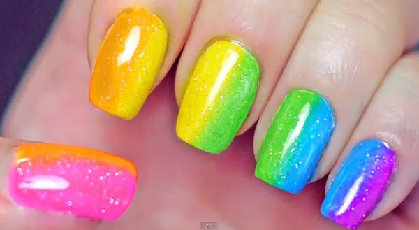 Как сделать летний радужный маникюр: Видео-урок