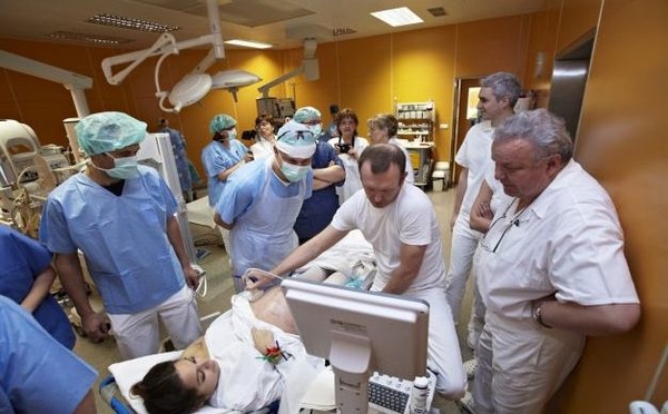 23-летняя девушка родила пятерню