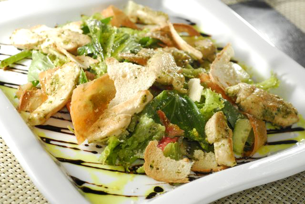 Летние блюда с соусом песто: ТОП-3 рецепта