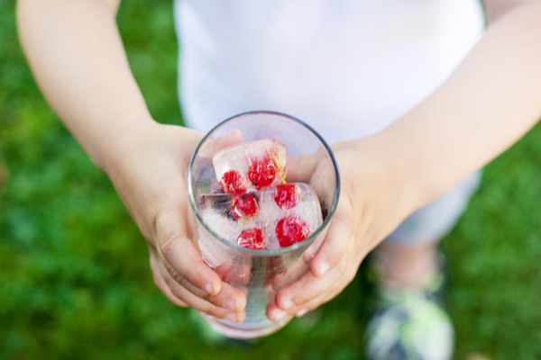 Как приготовить идеальный лед для летних коктейлей