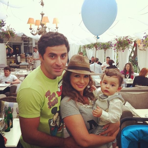 Анфиса Чехова опубликовала фото со дня рождения сына