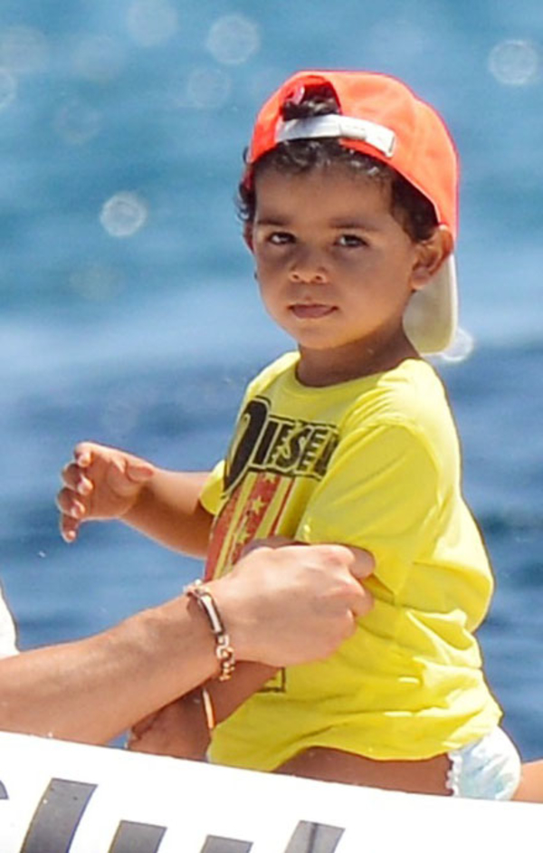 Отцы-одиночки: Знаменитости, которые воспитывают детей сами