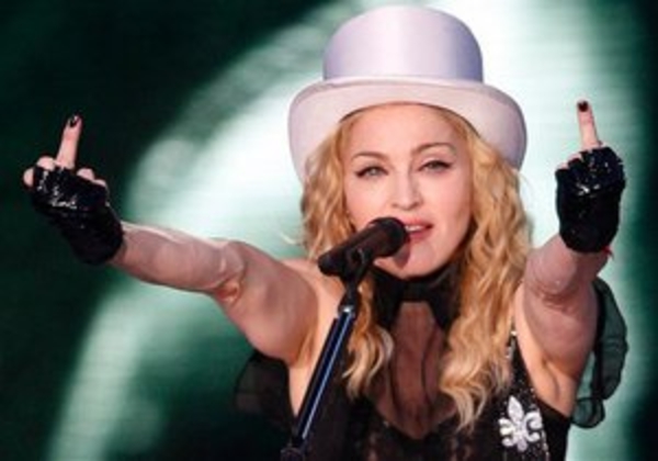 Названы самые умные знаменитости