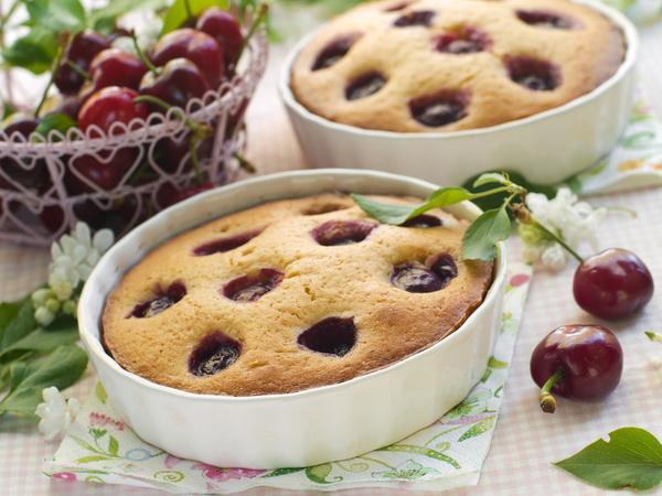 Пирог с черешней: ТОП-5 рецептов