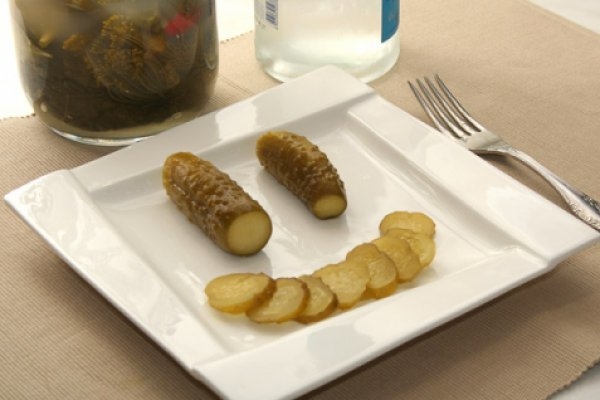 Малосольные огурцы: Три вкусные идеи