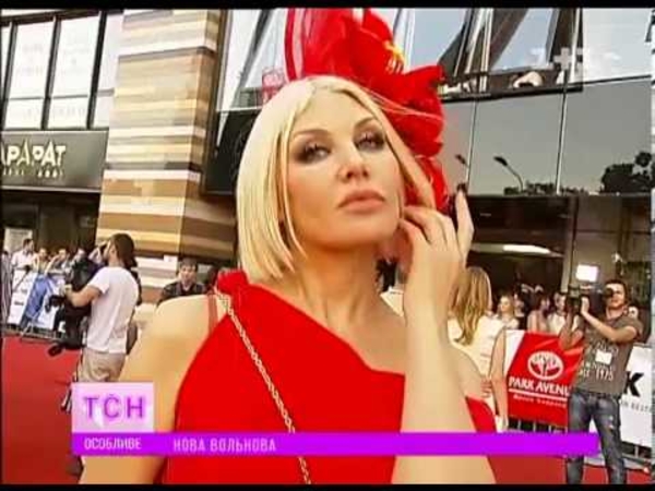 Светлана Вольнова коротко остригла волосы