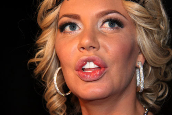 Маша Малиновская украсила туалет своими лучшими фото