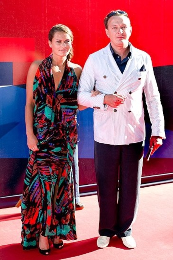 Марат Башаров вышел в свет с новой возлюбленной