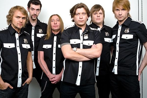 Участник группы Би-2 чуть не погиб на концерте