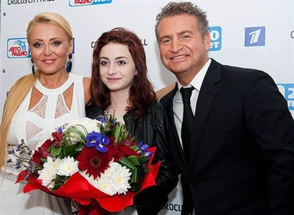 Варум и Агутин впервые вышли в свет с 15-летней дочерью