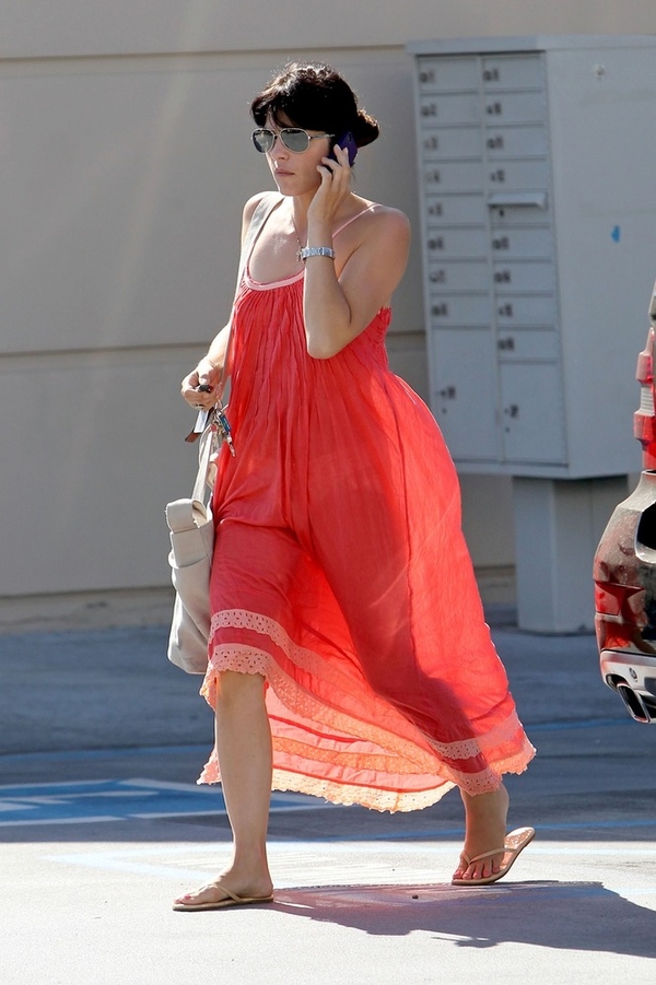 Слишком короткие и прозрачные: Летние наряды звезд