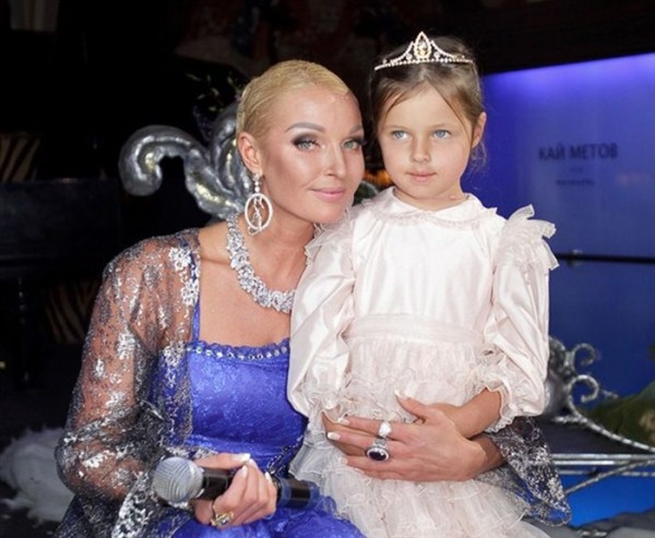 Муж Анастасии Волочковой забыл о 7-летней дочери