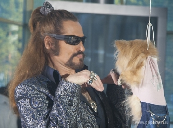 Джигурда ради шутки подвесил к потолку живую собаку