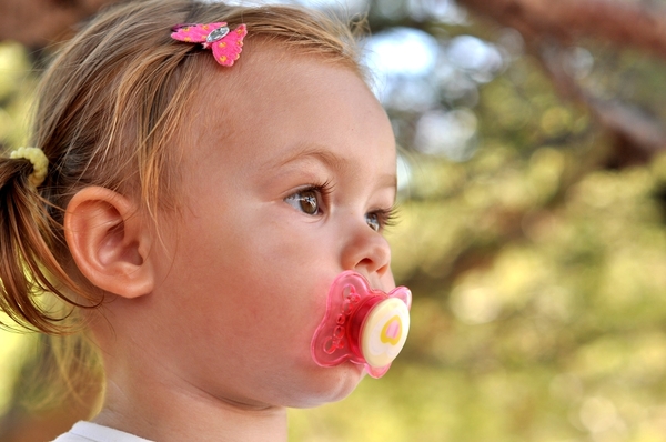 Как отучить ребенка от пустышки?