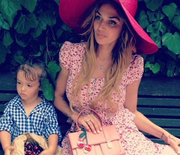 Двухлетний сын подарил Алене Водонаевой туфли за 1300 евро