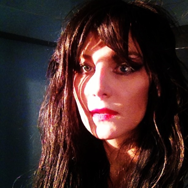 Рената Литвинова стала брюнеткой