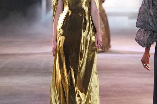 Facebook Ulyana Sergeenko Moscow showroom