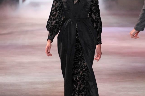 Facebook Ulyana Sergeenko Moscow showroom