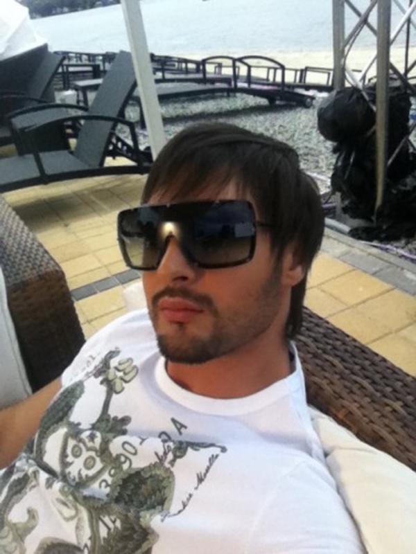 Козловский стесняется целоваться, а Коляденко сначала сдает анализы